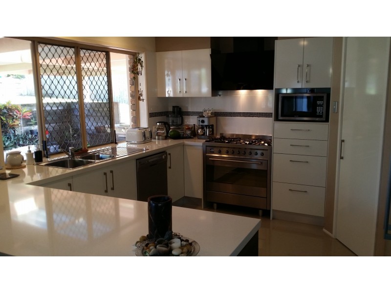 37 Mullewa Crescent, Helensvale QLD 4212