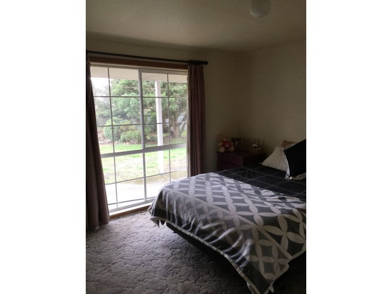 49 Luke crt, Ross Creek VIC 3351