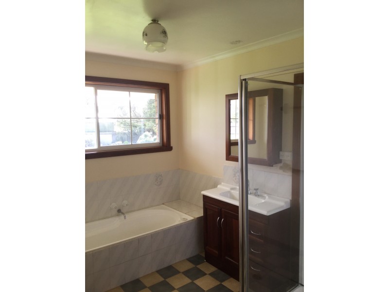 49 Luke crt, Ross Creek VIC 3351