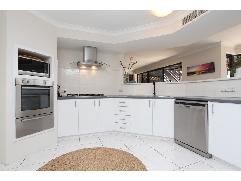 3 Sandy Cove, Halls Head WA 6210