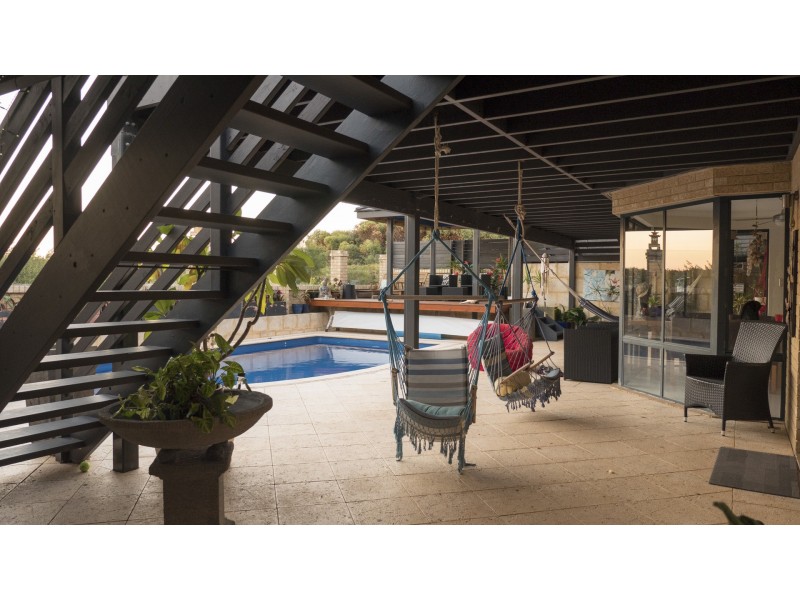 3 Sandy Cove, Halls Head WA 6210