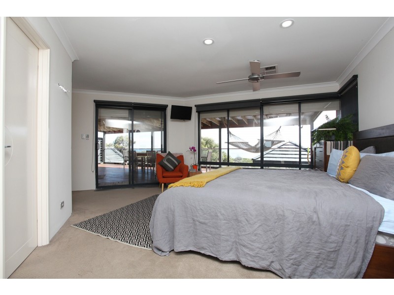 3 Sandy Cove, Halls Head WA 6210