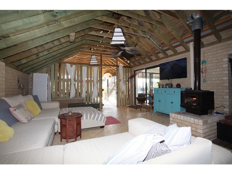 3 Sandy Cove, Halls Head WA 6210