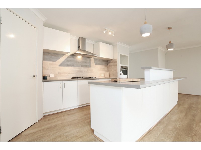 35 Camden Way, Meadow Springs WA 6210