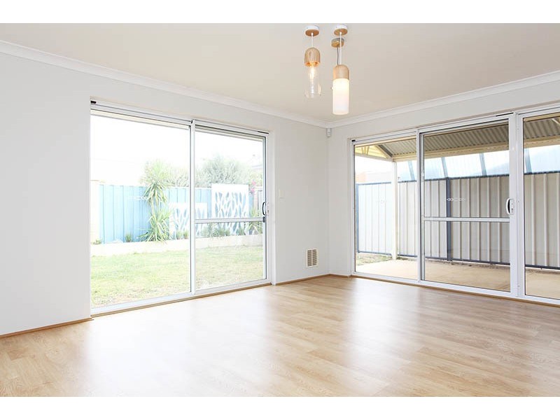 35 Camden Way, Meadow Springs WA 6210