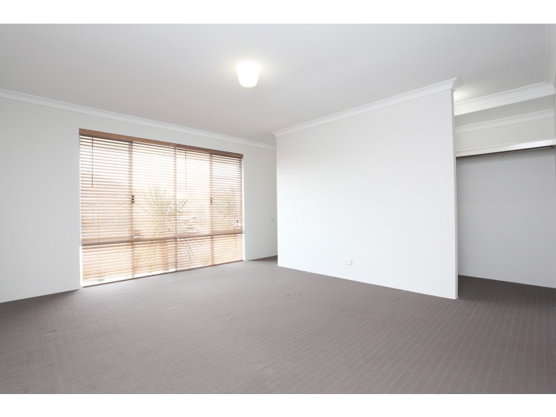 35 Camden Way, Meadow Springs WA 6210