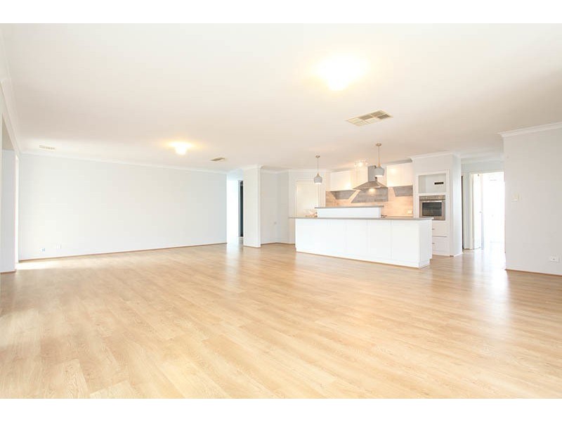 35 Camden Way, Meadow Springs WA 6210