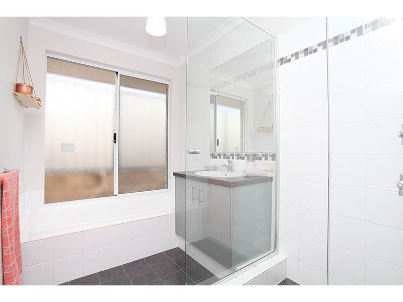 35 Camden Way, Meadow Springs WA 6210