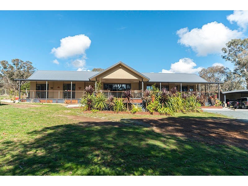 17 Hill Road, Royalla NSW 2620