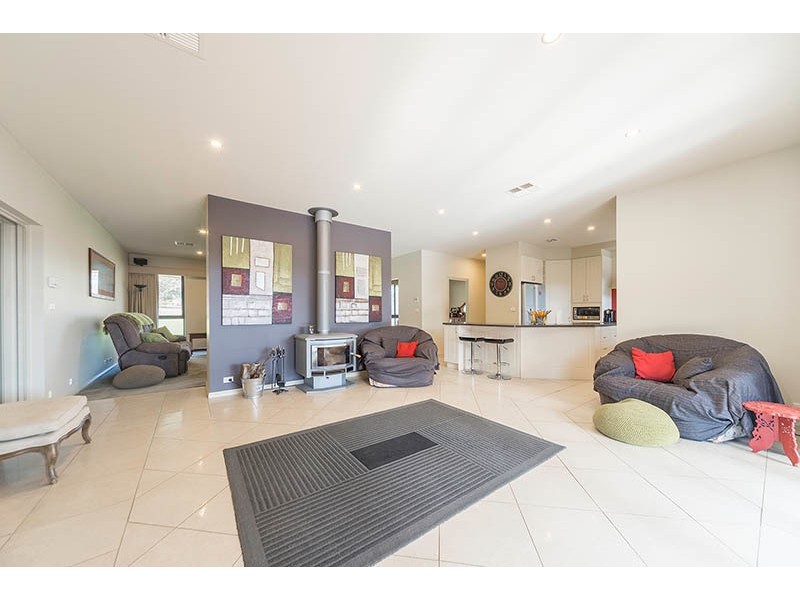17 Hill Road, Royalla NSW 2620