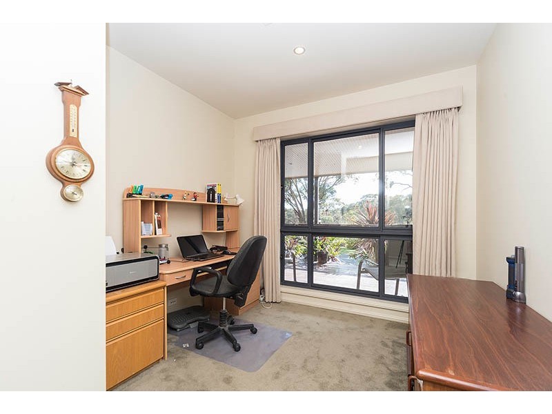17 Hill Road, Royalla NSW 2620