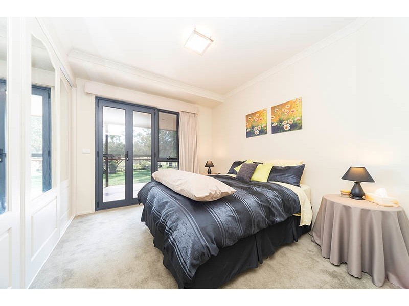 17 Hill Road, Royalla NSW 2620