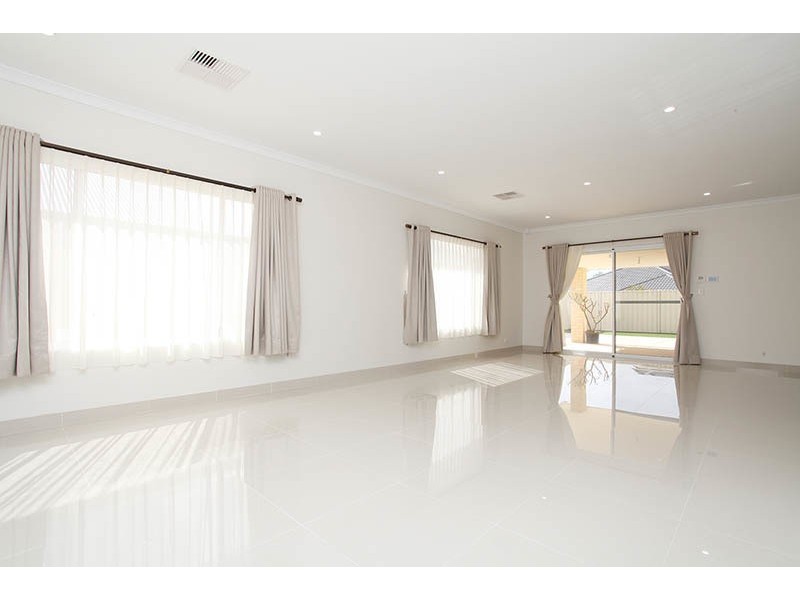 87 Abbey Green Road, Banksia Grove WA 6031