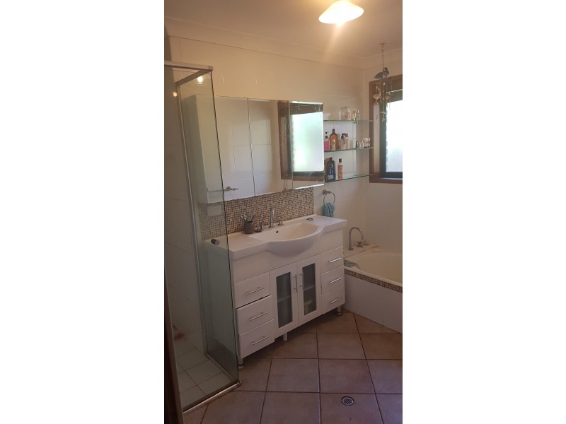 3 Greenwood place, Barrack Heights NSW 2528