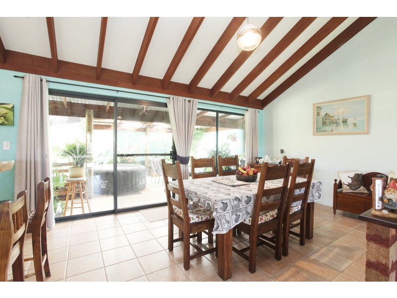 37 Farmhouse Link, Two Rocks WA 6037