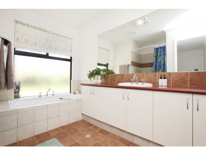 37 Farmhouse Link, Two Rocks WA 6037