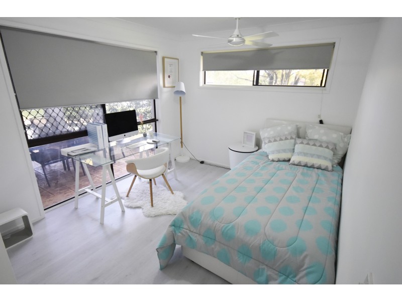 27 Canterbury Chase, Ashmore QLD 4214