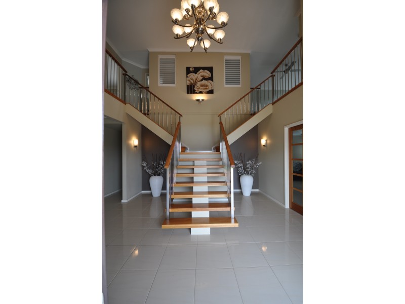 86 Corvus Drive, Cashmere QLD 4500