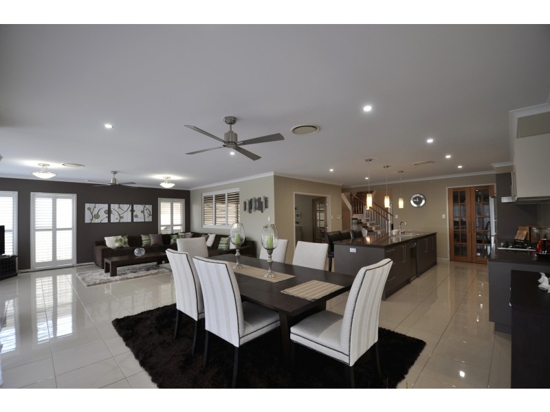 86 Corvus Drive, Cashmere QLD 4500