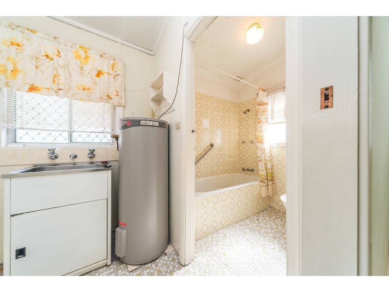 31 Yorston Street, Warners Bay NSW 2282