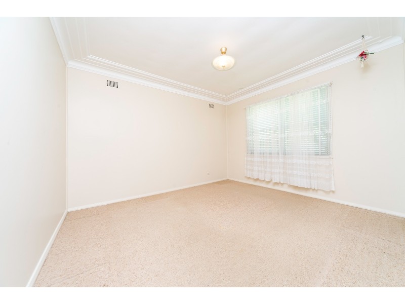 31 Yorston Street, Warners Bay NSW 2282