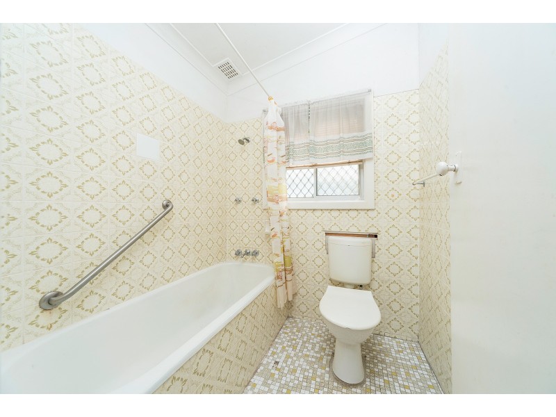 31 Yorston Street, Warners Bay NSW 2282