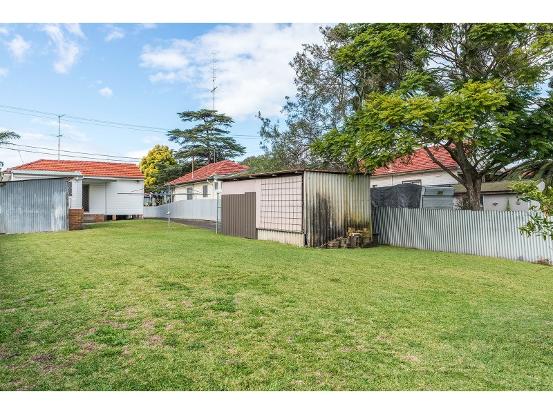 31 Yorston Street, Warners Bay NSW 2282