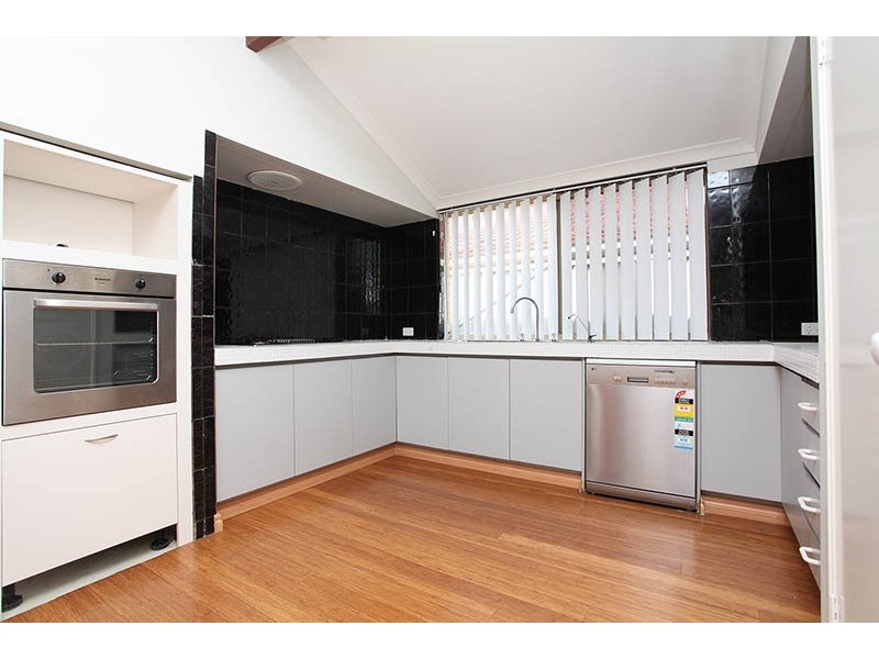 52 Dress Circle, Warnbro WA 6169