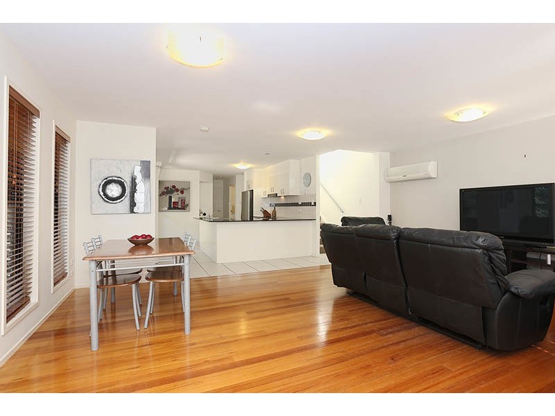 1/6 Suzanne Close, Mudjimba QLD 4564