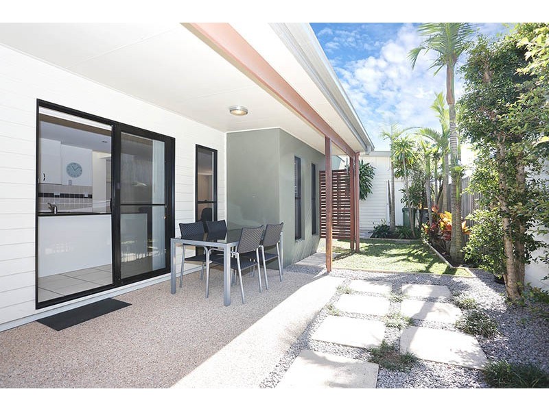 1/6 Suzanne Close, Mudjimba QLD 4564