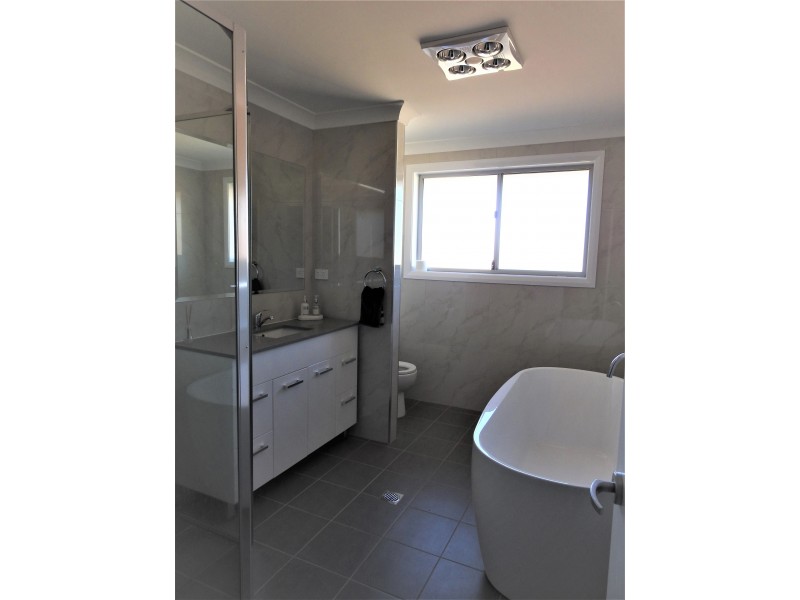 51 James Barnet Drive, Kelso NSW 2795