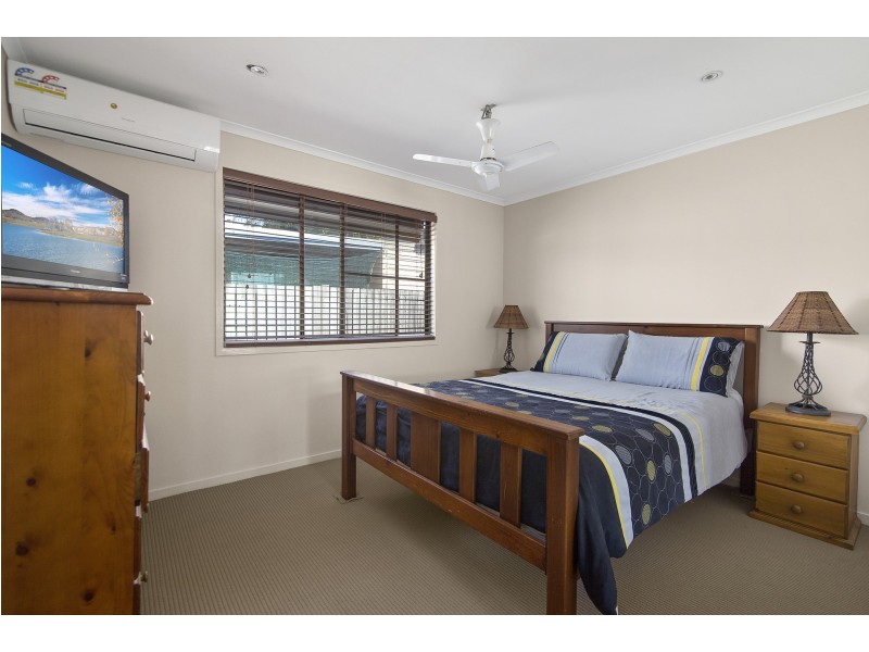 70 Chatswood Rd, Springwood QLD 4127