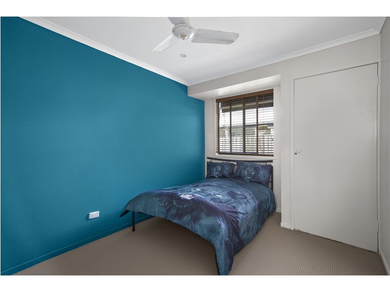 70 Chatswood Rd, Springwood QLD 4127