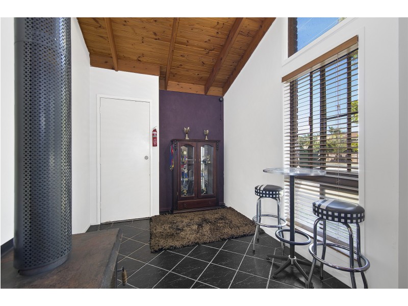 70 Chatswood Rd, Springwood QLD 4127