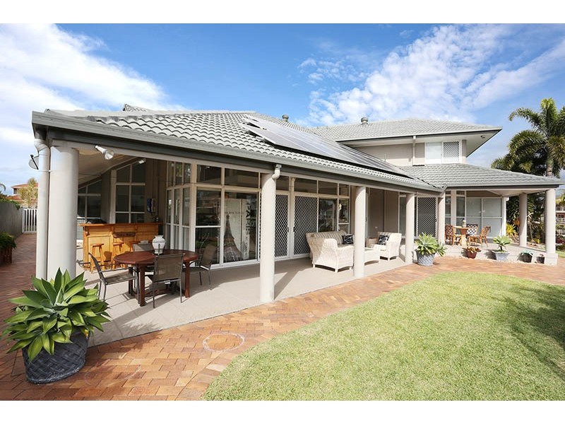 41 Nirvana Court, Runaway Bay QLD 4216