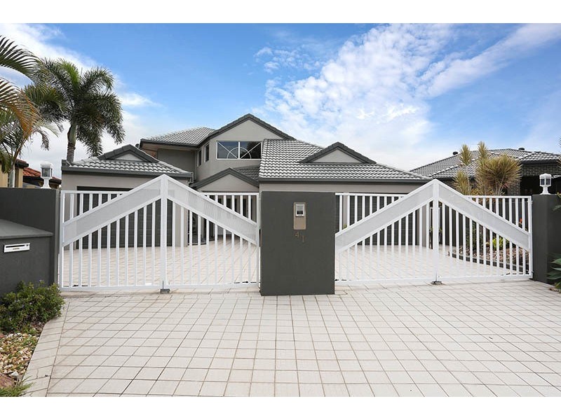 41 Nirvana Court, Runaway Bay QLD 4216