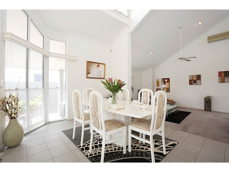 41 Nirvana Court, Runaway Bay QLD 4216