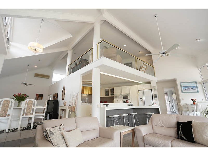 41 Nirvana Court, Runaway Bay QLD 4216