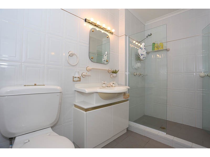 41 Nirvana Court, Runaway Bay QLD 4216