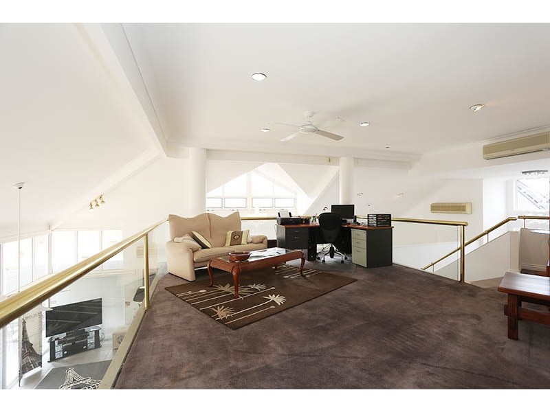 41 Nirvana Court, Runaway Bay QLD 4216