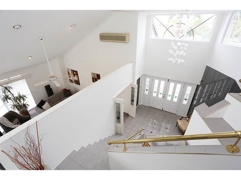 41 Nirvana Court, Runaway Bay QLD 4216
