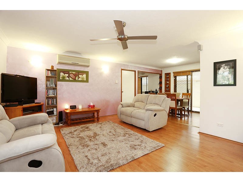 2 Burrinjuck Drive, Coombabah QLD 4216