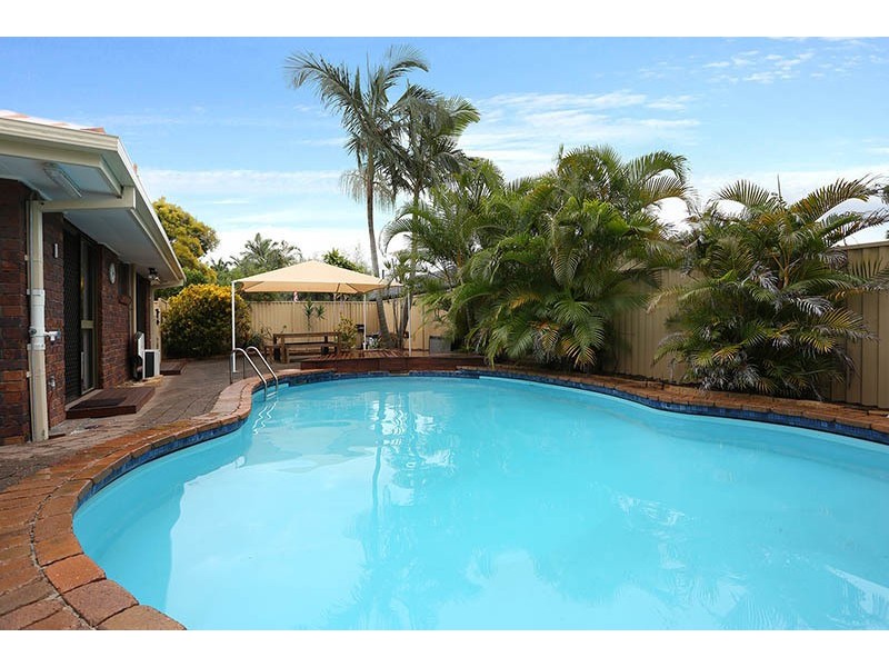 2 Burrinjuck Drive, Coombabah QLD 4216