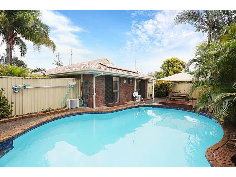 2 Burrinjuck Drive, Coombabah QLD 4216