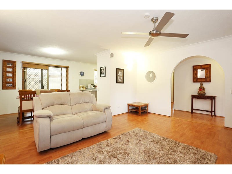 2 Burrinjuck Drive, Coombabah QLD 4216