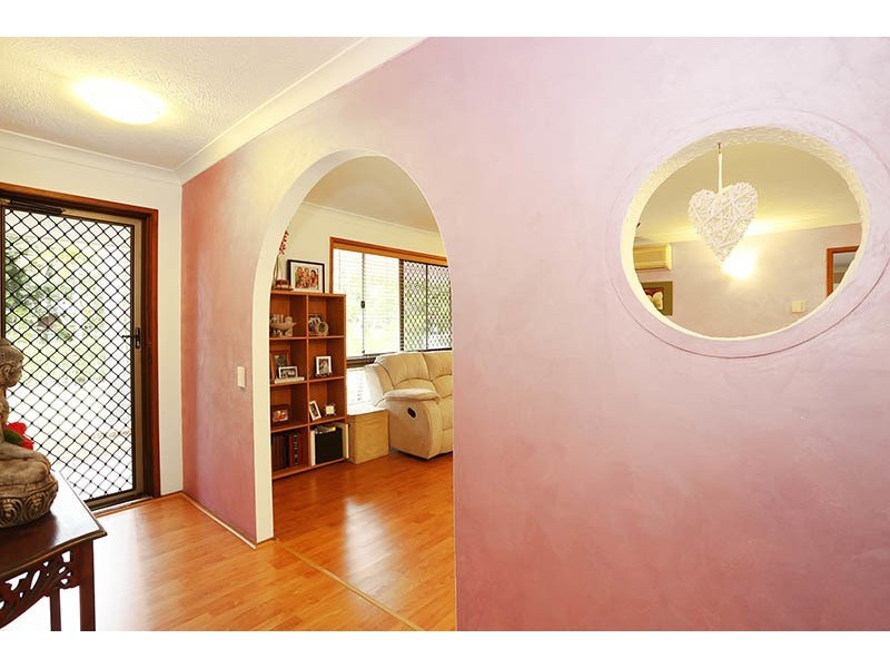 2 Burrinjuck Drive, Coombabah QLD 4216