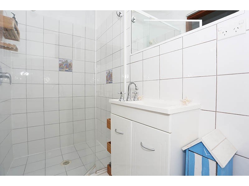 2 Burrinjuck Drive, Coombabah QLD 4216