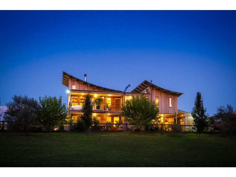 18 Millowine Lane, Bega NSW 2550