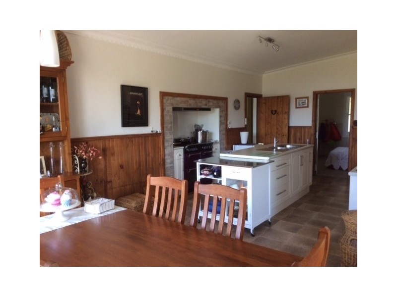 5 MACKIESON ROAD, Buchan South VIC 3885