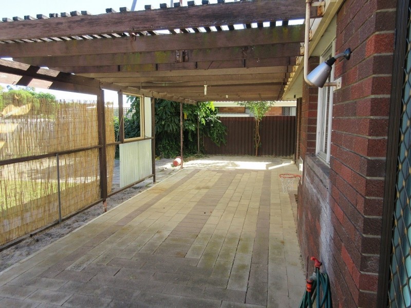 16 Henry Street, Rockingham WA 6168